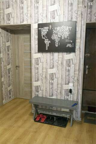 Мини-отель Три зайца Мурманск Трехместный номер с общей ванной комнатой-9