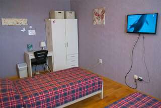 Мини-отель Три зайца Мурманск Двухместный номер с 2 отдельными кроватями и общей ванной комнатой-2